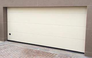 Garage door installed in a home in Tenerife