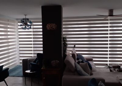 Instalación de estores interiores en una vivienda
