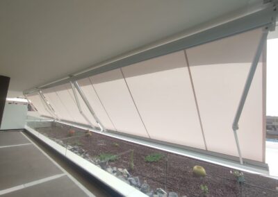 Toldo Storbox S-300 instalado en una terraza